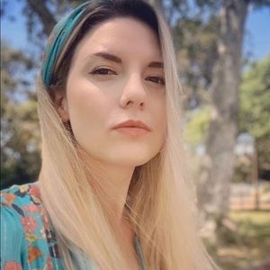 Meet your Posher, Courtney